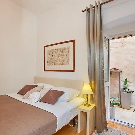 Hidden Gem Old Town *